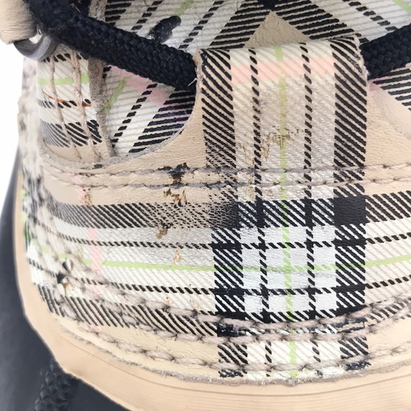 Sorel: waterproof plaid “Yoot Pac” boots (5) - Picture 10 of 11